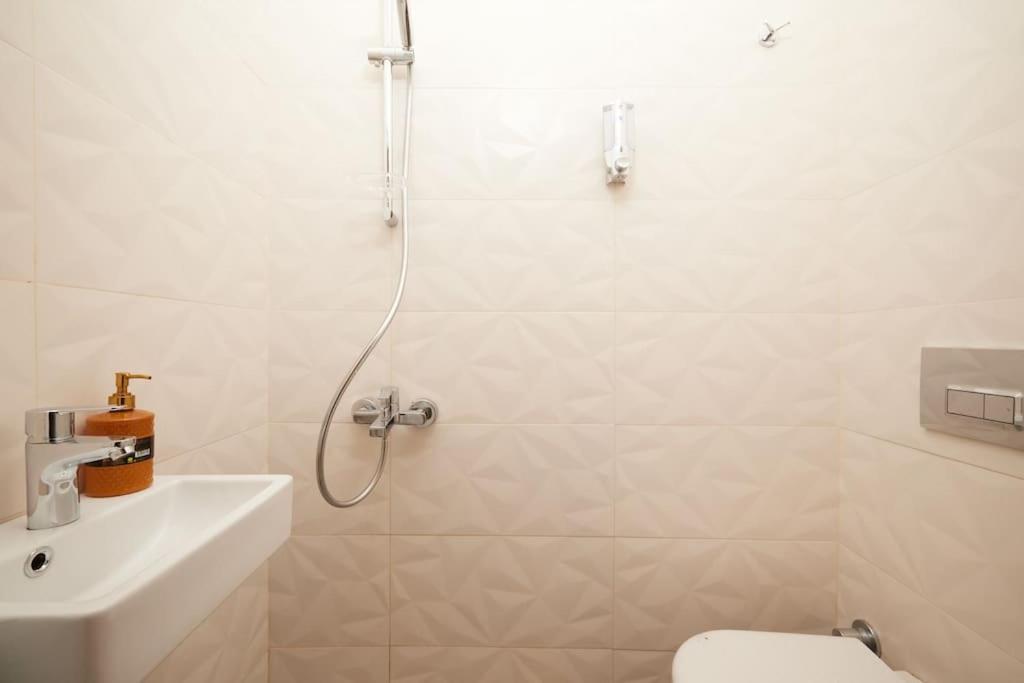 Appartamento Charming 3br 2bath Ac In Center - Santur D8 *